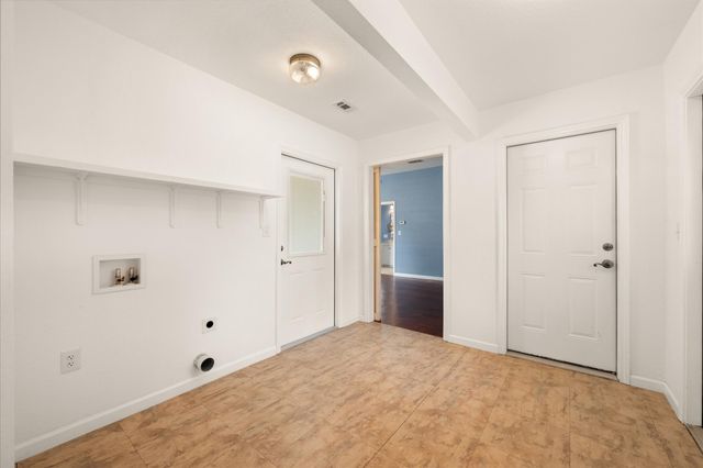 104 Sunset RD, Georgetown, TX 78633