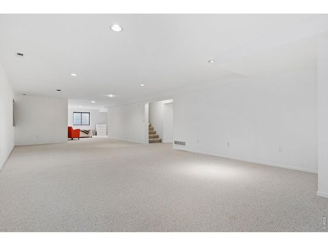 6852 Peppertree Dr, Niwot, CO 80503