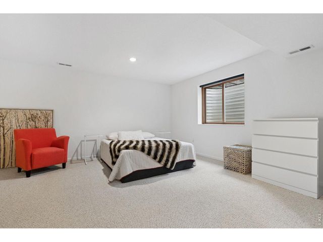 6852 Peppertree Dr, Niwot, CO 80503