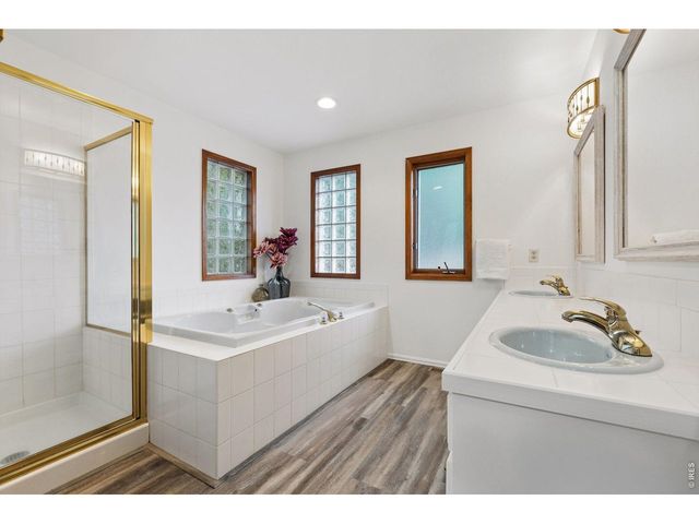 6852 Peppertree Dr, Niwot, CO 80503