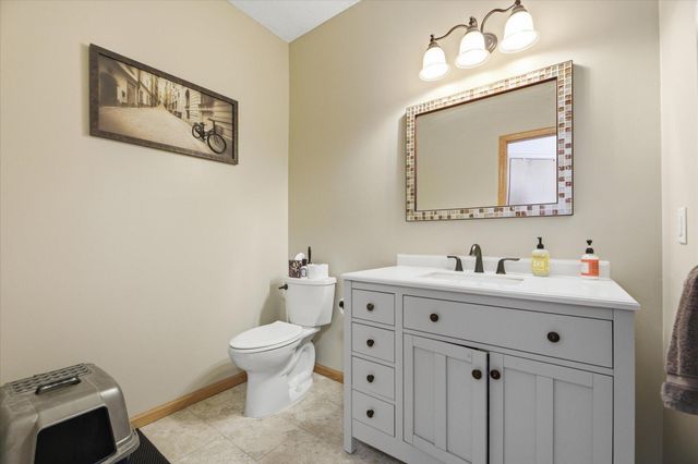 16812 Embers Avenue 2002, Farmington, MN 55024