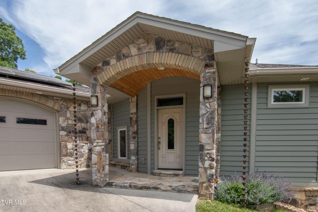 11106 Tree Top Drive, Meadowview, VA 24361