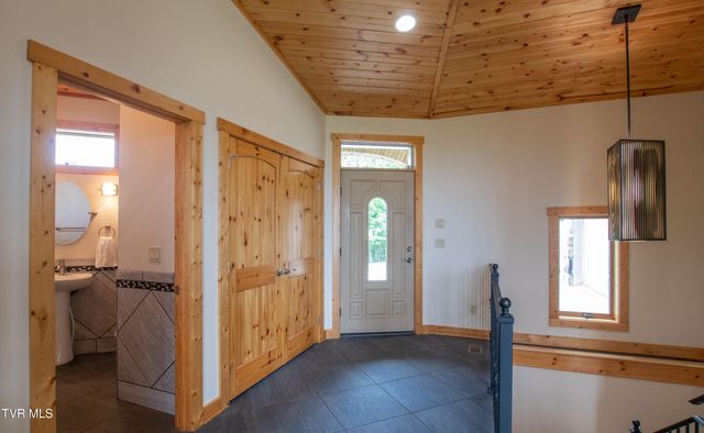 11106 Tree Top Drive, Meadowview, VA 24361