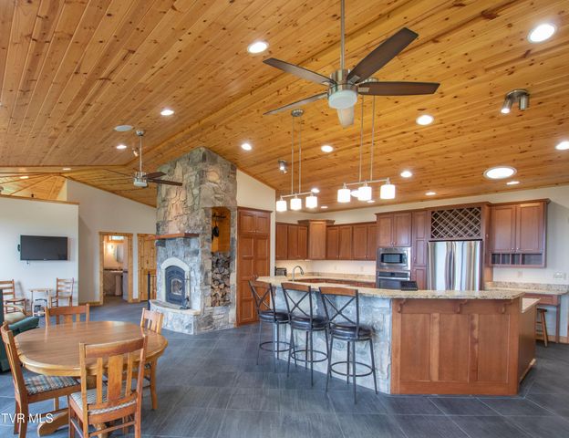 11106 Tree Top Drive, Meadowview, VA 24361