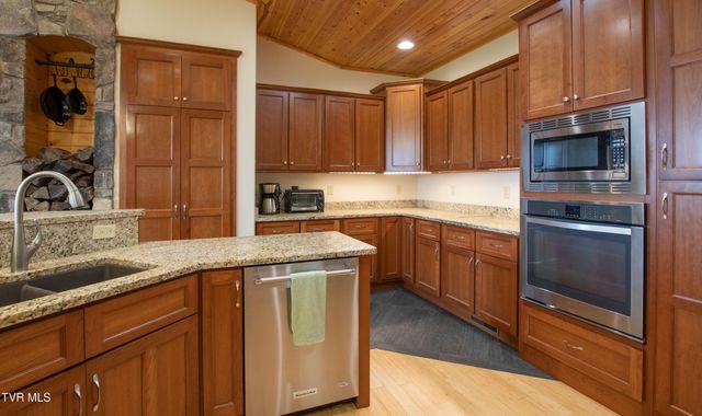 11106 Tree Top Drive, Meadowview, VA 24361