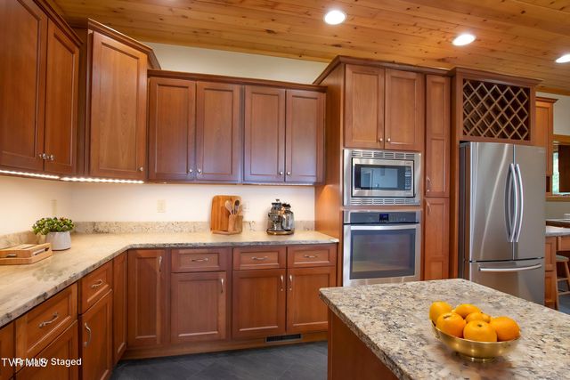 11106 Tree Top Drive, Meadowview, VA 24361