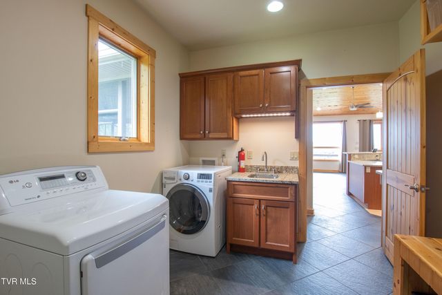 11106 Tree Top Drive, Meadowview, VA 24361