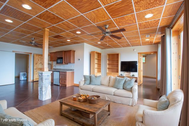 11106 Tree Top Drive, Meadowview, VA 24361