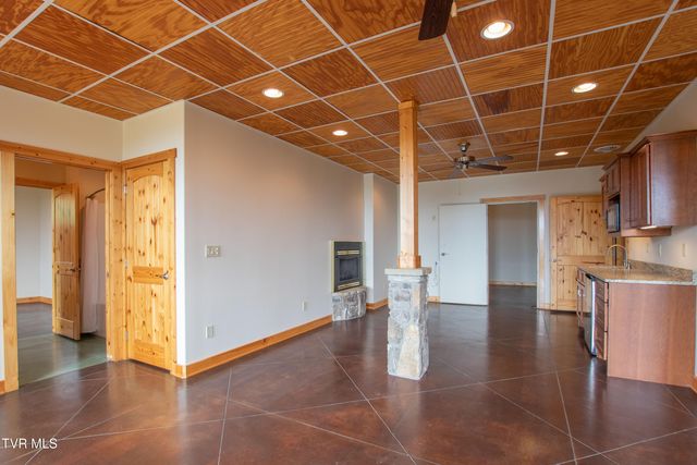 11106 Tree Top Drive, Meadowview, VA 24361