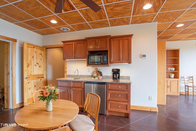 11106 Tree Top Drive, Meadowview, VA 24361