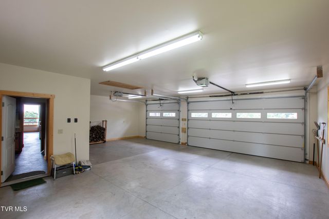 11106 Tree Top Drive, Meadowview, VA 24361