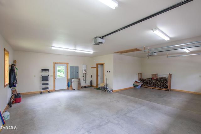 11106 Tree Top Drive, Meadowview, VA 24361