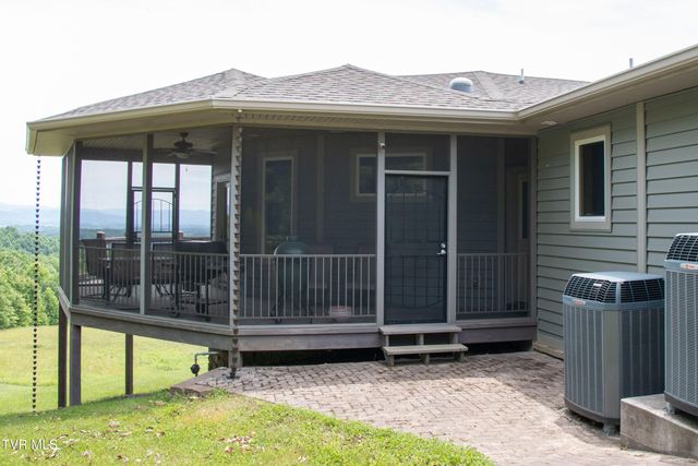 11106 Tree Top Drive, Meadowview, VA 24361