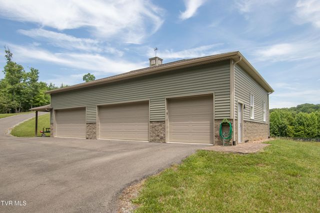 11106 Tree Top Drive, Meadowview, VA 24361