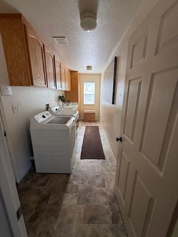 1709 Queensland Ave, Manteca, CA 95337