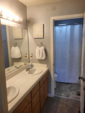 1709 Queensland Ave, Manteca, CA 95337