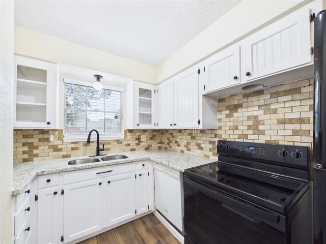 1213 Southbend Drive, Alvin, TX 77511