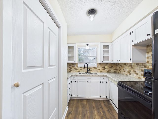 1213 Southbend Drive, Alvin, TX 77511