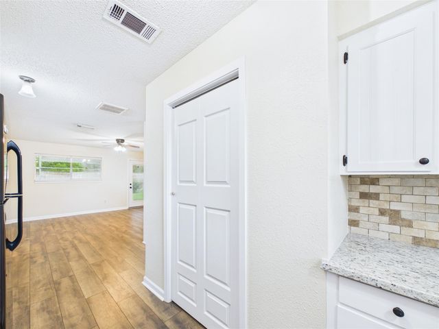 1213 Southbend Drive, Alvin, TX 77511