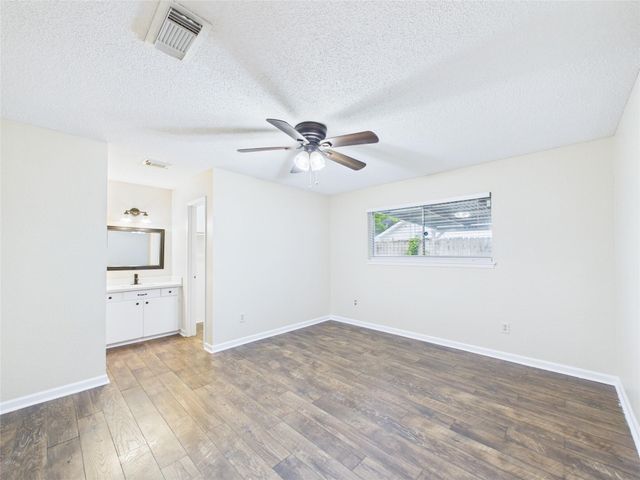 1213 Southbend Drive, Alvin, TX 77511