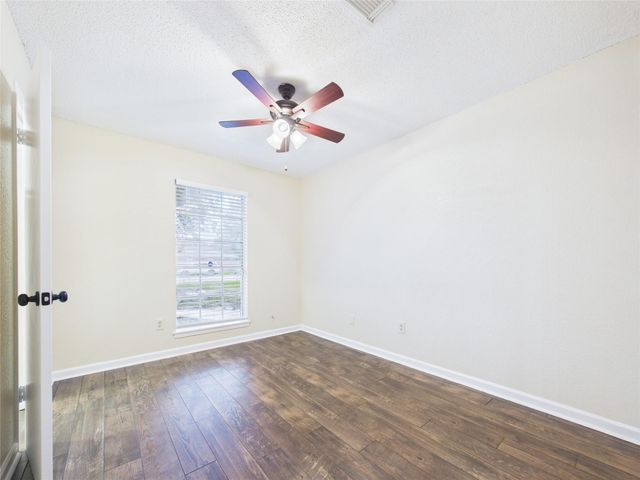 1213 Southbend Drive, Alvin, TX 77511
