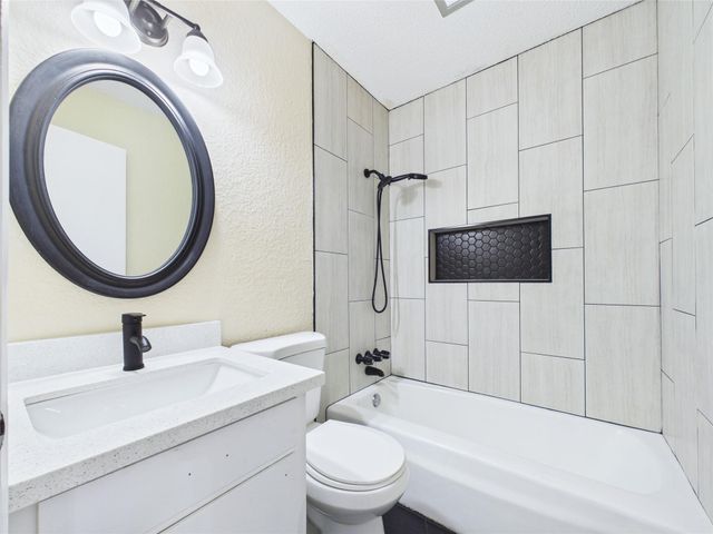 1213 Southbend Drive, Alvin, TX 77511