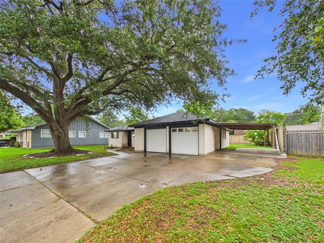 1213 Southbend Drive, Alvin, TX 77511