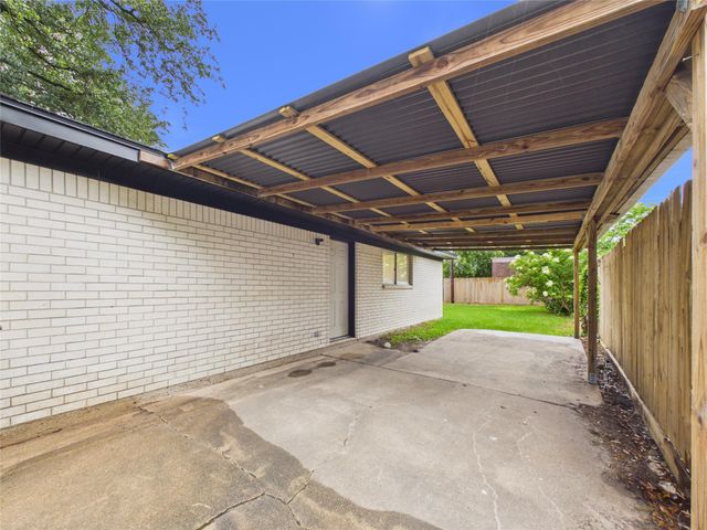 1213 Southbend Drive, Alvin, TX 77511