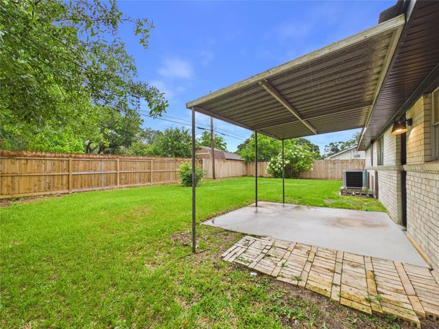 1213 Southbend Drive, Alvin, TX 77511