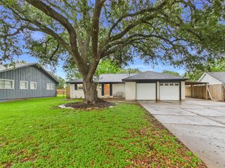 1213 Southbend Drive, Alvin, TX 77511