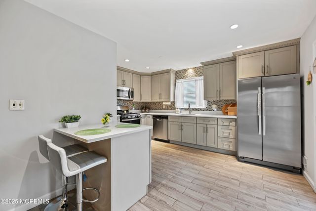 30 Mcdermott Street, Freehold, NJ 07728