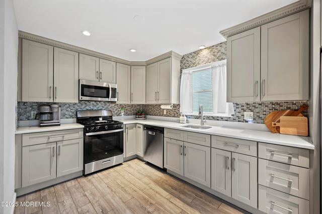 30 Mcdermott Street, Freehold, NJ 07728