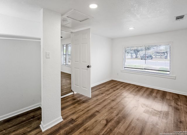 122 STOLNET ST, San Antonio, TX 78220
