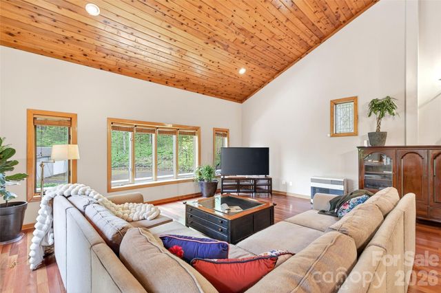3068 S 226 Highway, Bakersville, NC 28705