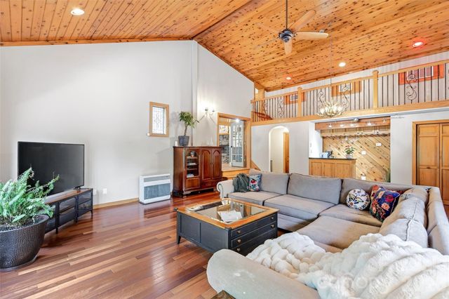 3068 S 226 Highway, Bakersville, NC 28705