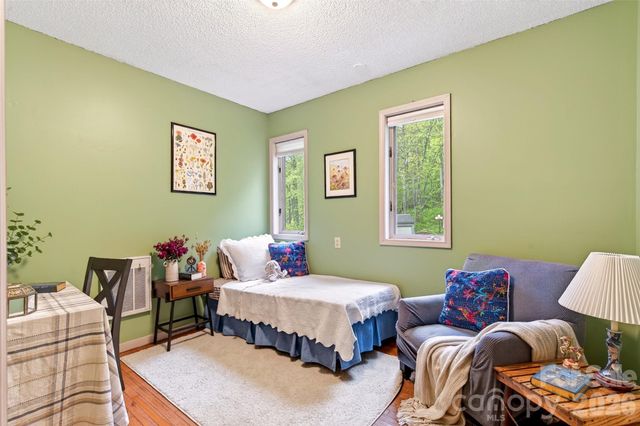 3068 S 226 Highway, Bakersville, NC 28705