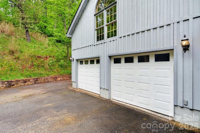 3068 S 226 Highway, Bakersville, NC 28705