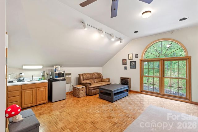 3068 S 226 Highway, Bakersville, NC 28705