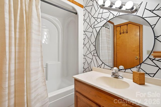 3068 S 226 Highway, Bakersville, NC 28705