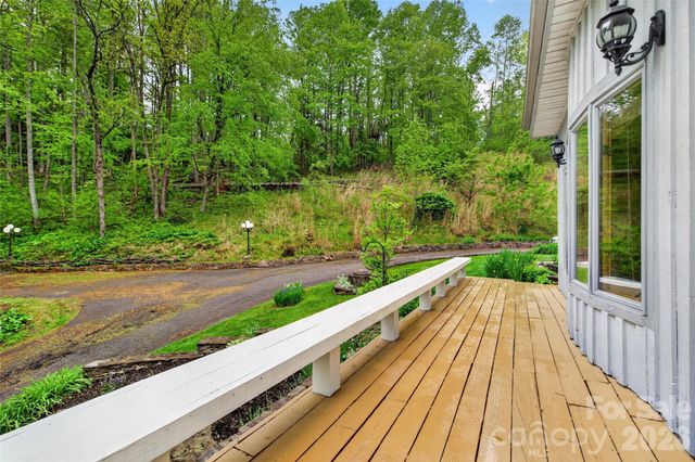 3068 S 226 Highway, Bakersville, NC 28705