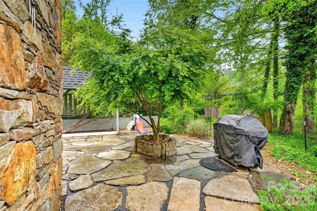 3068 S 226 Highway, Bakersville, NC 28705