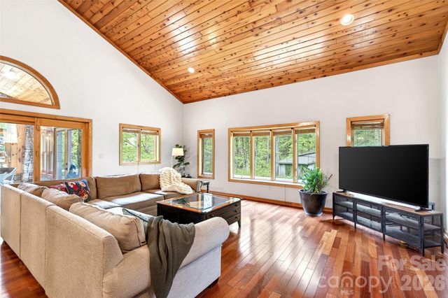 3068 S 226 Highway, Bakersville, NC 28705