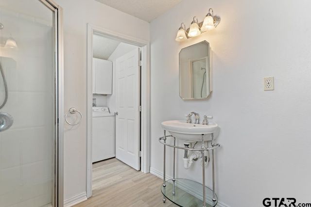 210 Cooper, Lindale, TX 75771