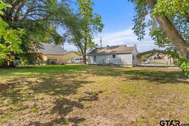 210 Cooper, Lindale, TX 75771