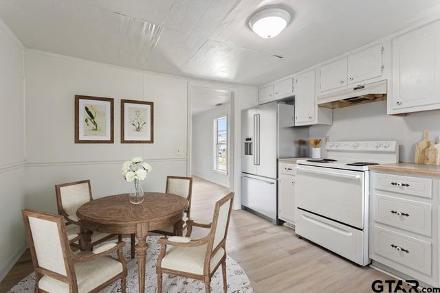 210 Cooper, Lindale, TX 75771