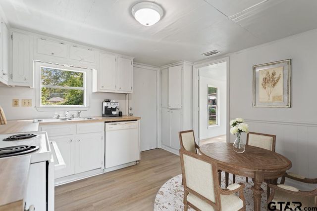 210 Cooper, Lindale, TX 75771