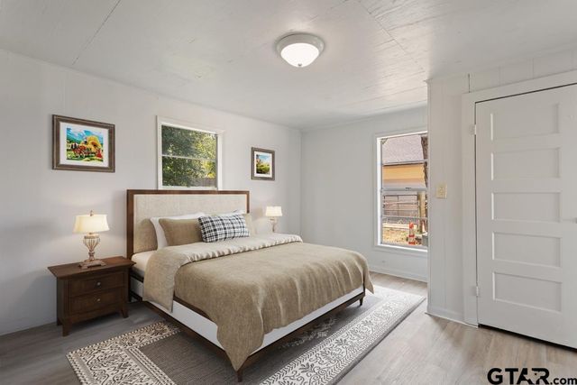 210 Cooper, Lindale, TX 75771