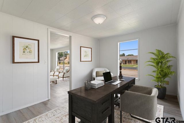 210 Cooper, Lindale, TX 75771