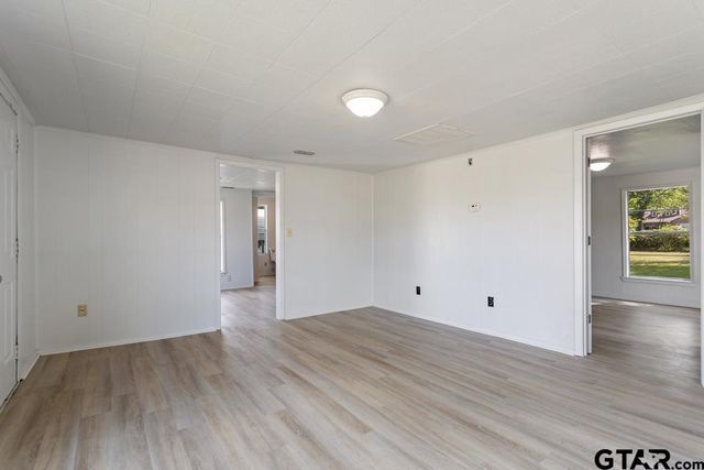 210 Cooper, Lindale, TX 75771