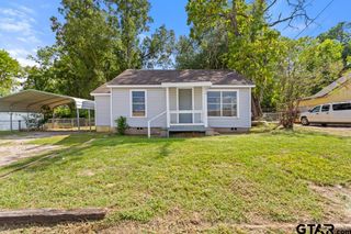 210 Cooper, Lindale, TX 75771